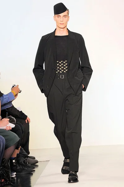 Look 3